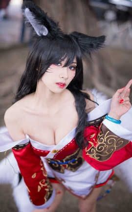 HaneAme겨-Ahri, the Nine-Tailed Fox1